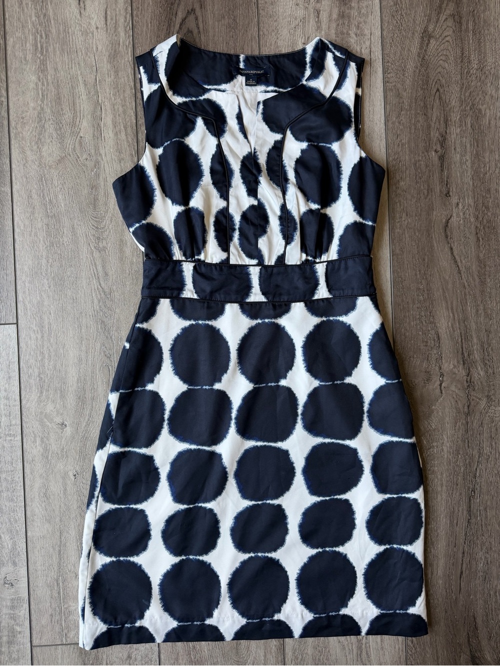 Banana Republic- Vintage Y2K-Navy and White Polka Dot Sleeveless Mini Dress (0)